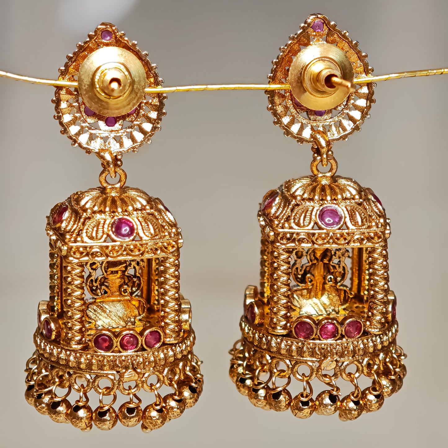 Rani Pink Mandap Temple Jhumki