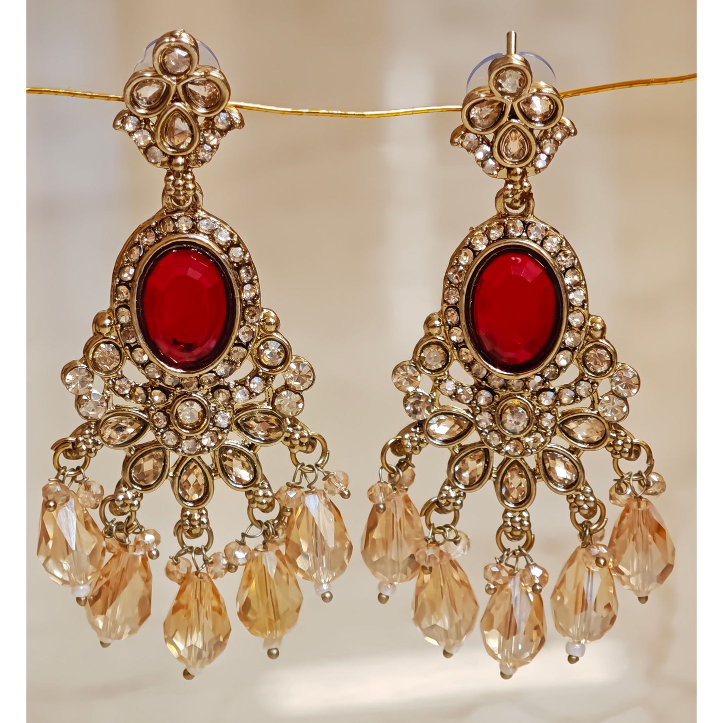 Red Kundan Oval Shaped Dangler